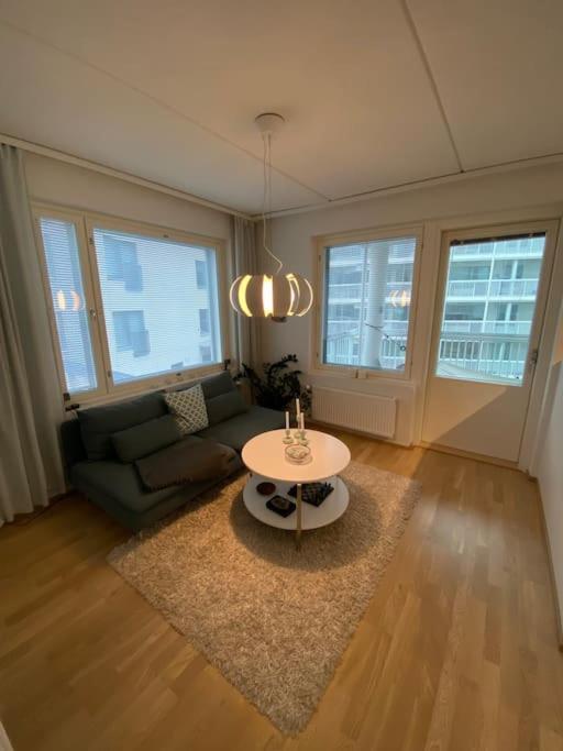 Modern Two Bedroom Apartment Near Helsinki Airport 반타 외부 사진